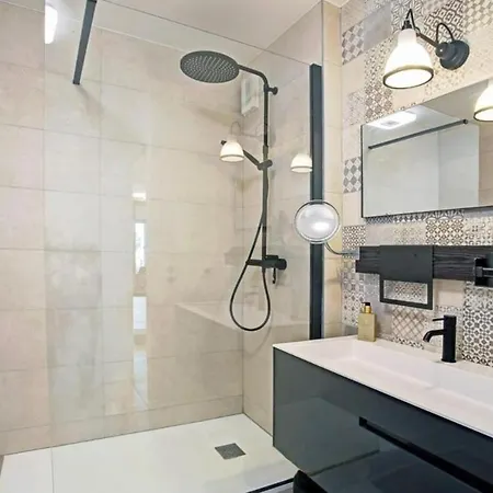 Le Royal -clim Et Parking- *