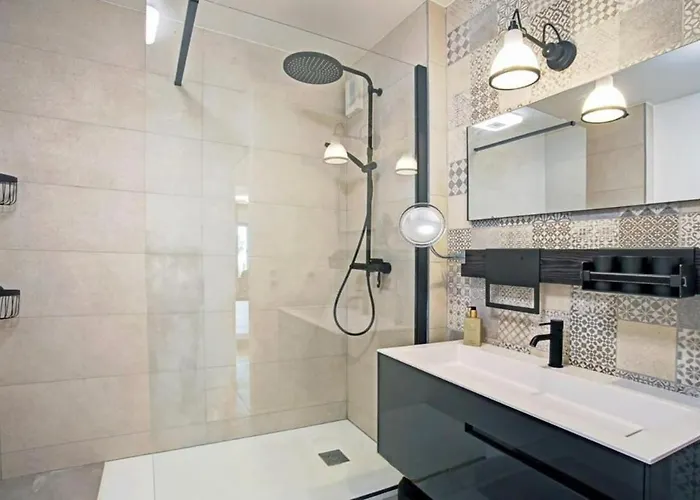 Le Royal -clim Et Parking- *