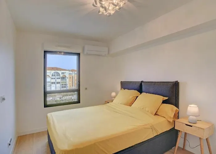 Le Royal -clim Et Parking- Apartamento